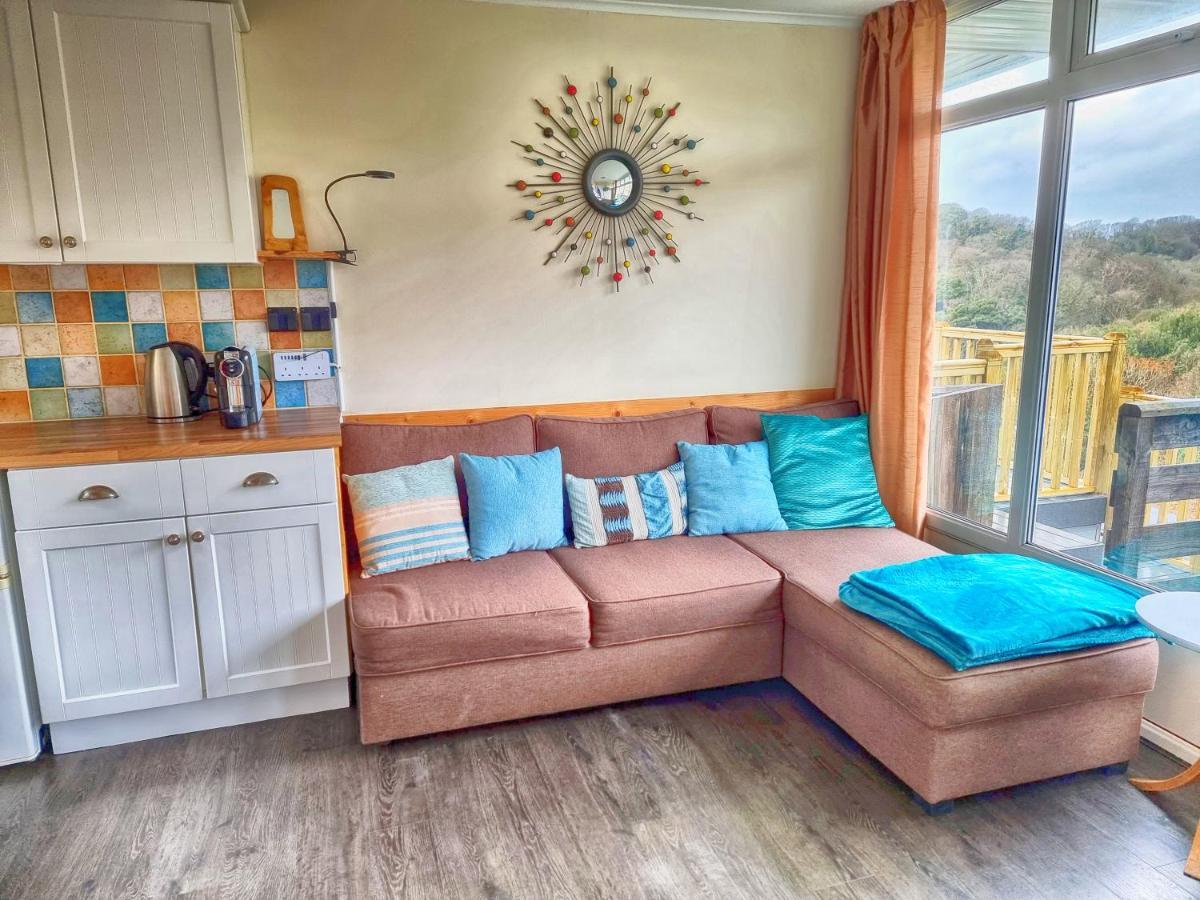 Caswell Beach Chalet 70 Located In Gower Peninsula Swansea Exterior photo